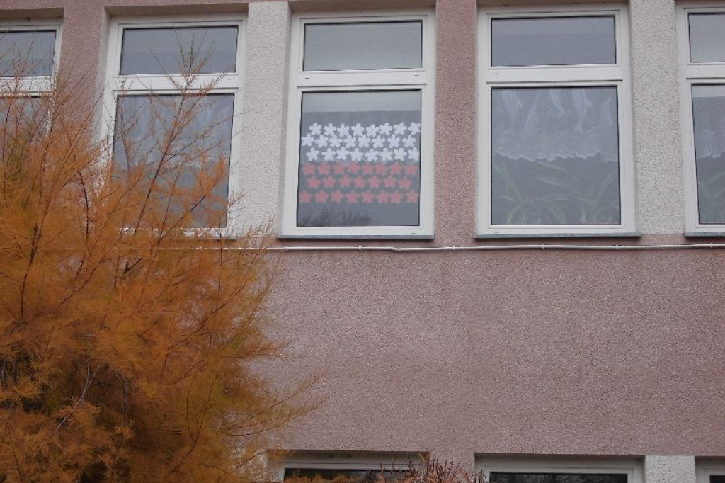 Szkoła w Czermnie pobiła rekord dla Niepodległej [zdjęcia]