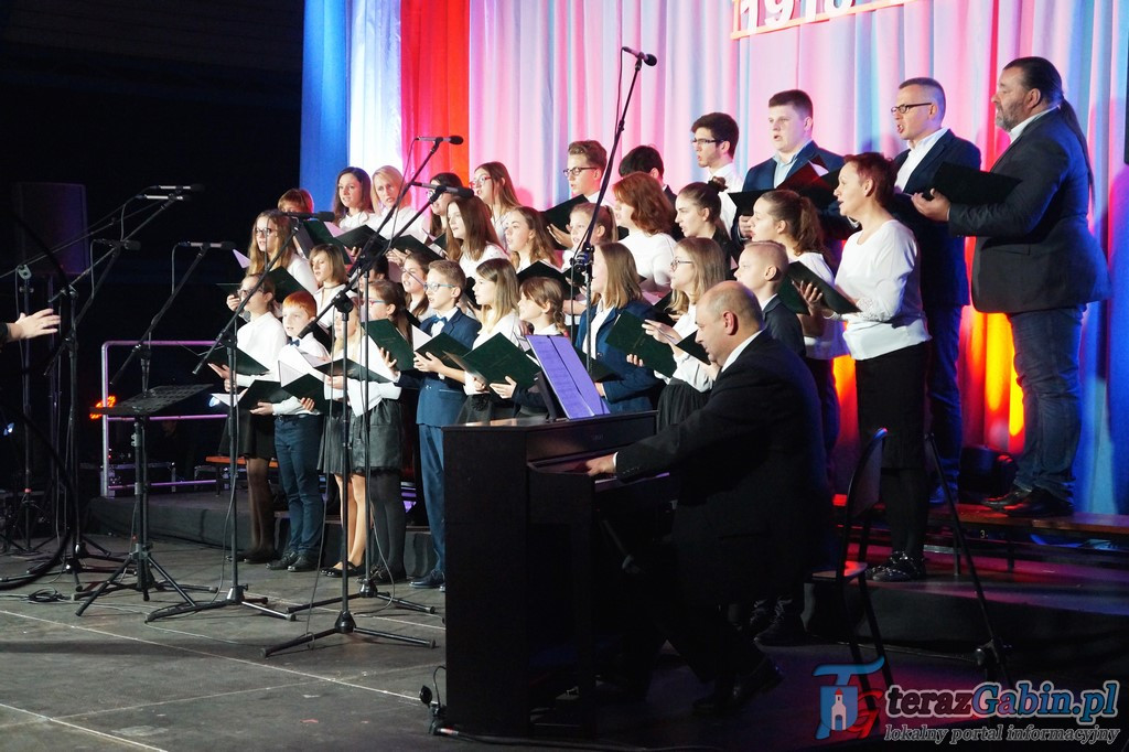Koncert Muzyki Polskiej na rozpoczęcie obchodów 100 lecia odzyskania Niepodległości. [zdjęcia]