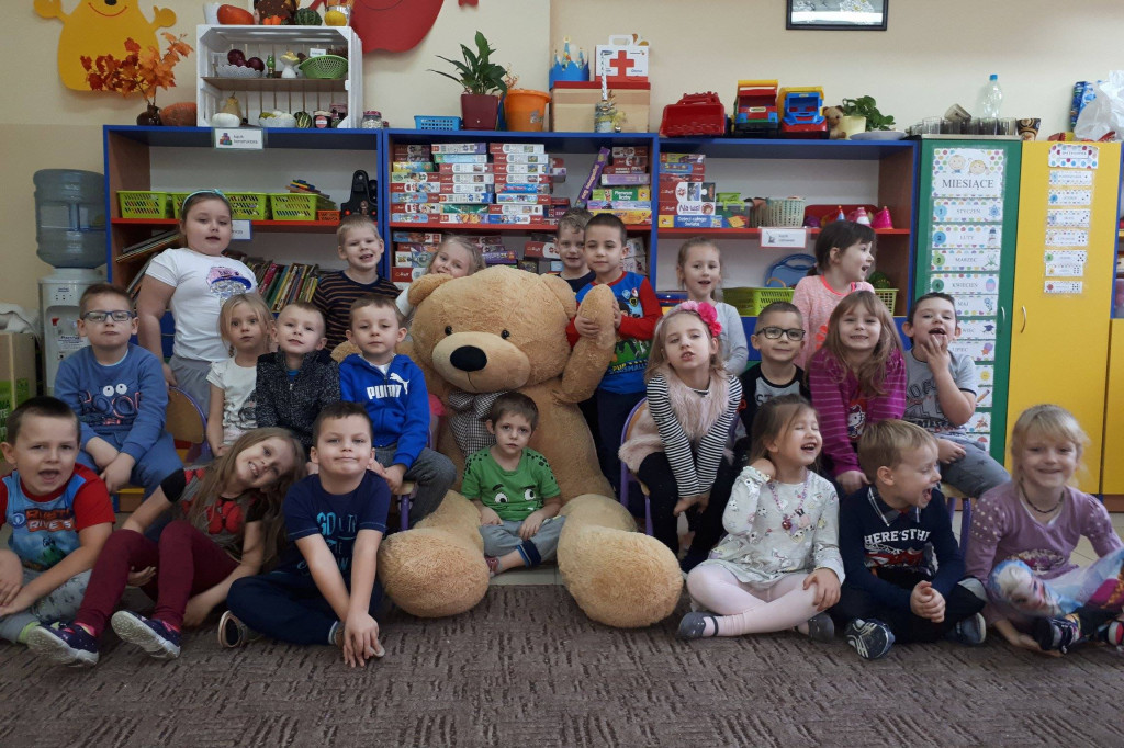 Wylicytuj wielkiego misia i pomóż Lence.