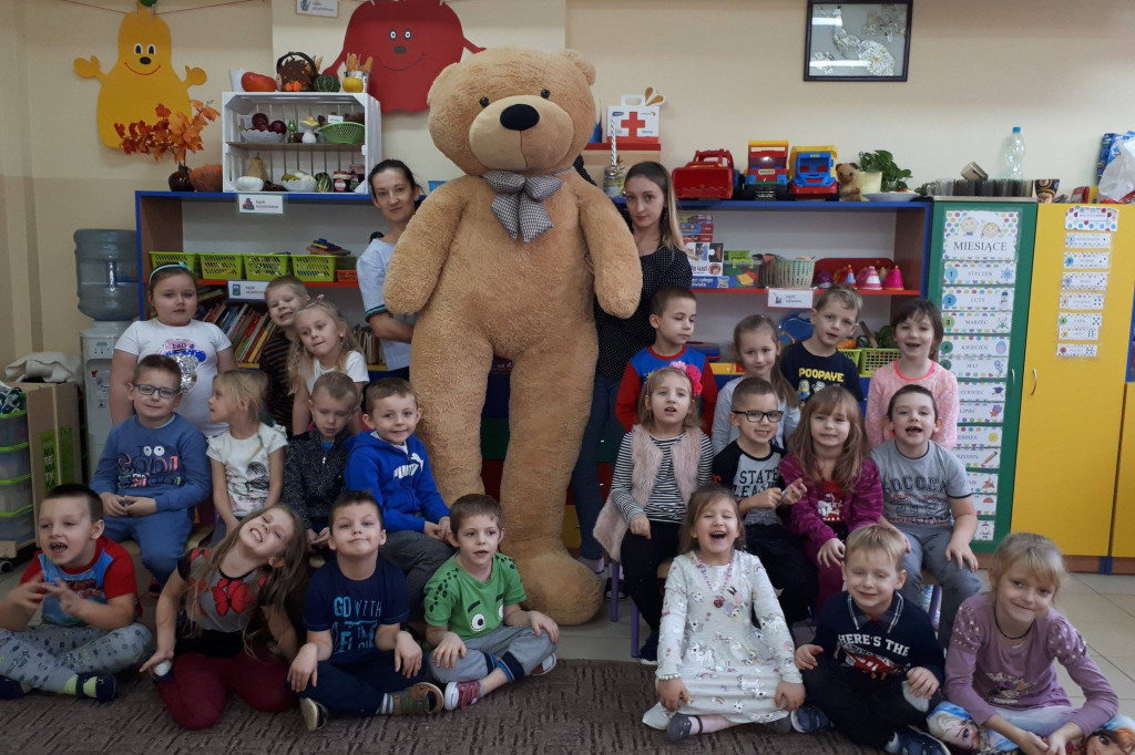 Wylicytuj wielkiego misia i pomóż Lence.