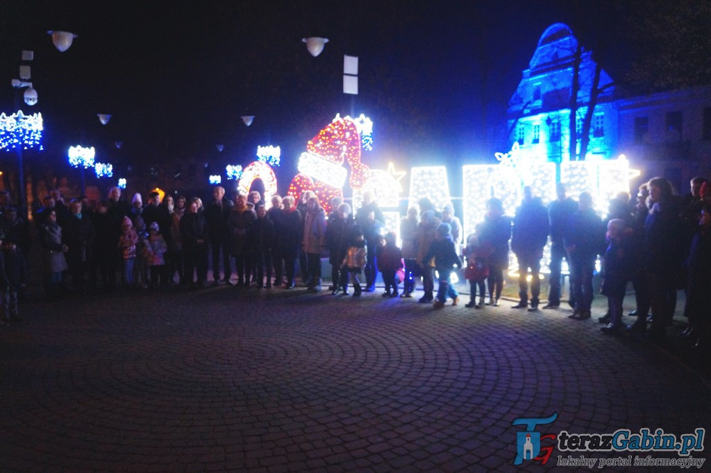 Uroczyście włączyli świąteczną iluminację Gąbina [zdjęcia]