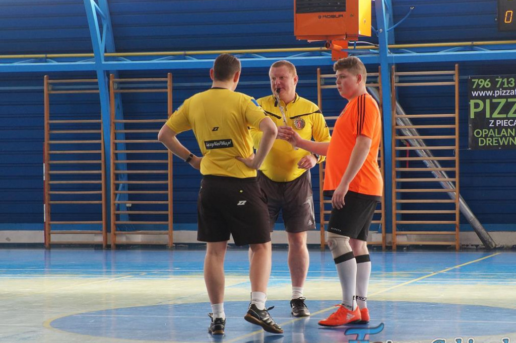 Piłkarze z kilku powiatów grali o Puchar Burmistrza. Najlepsza Unia Czermno. [zdjęcia]