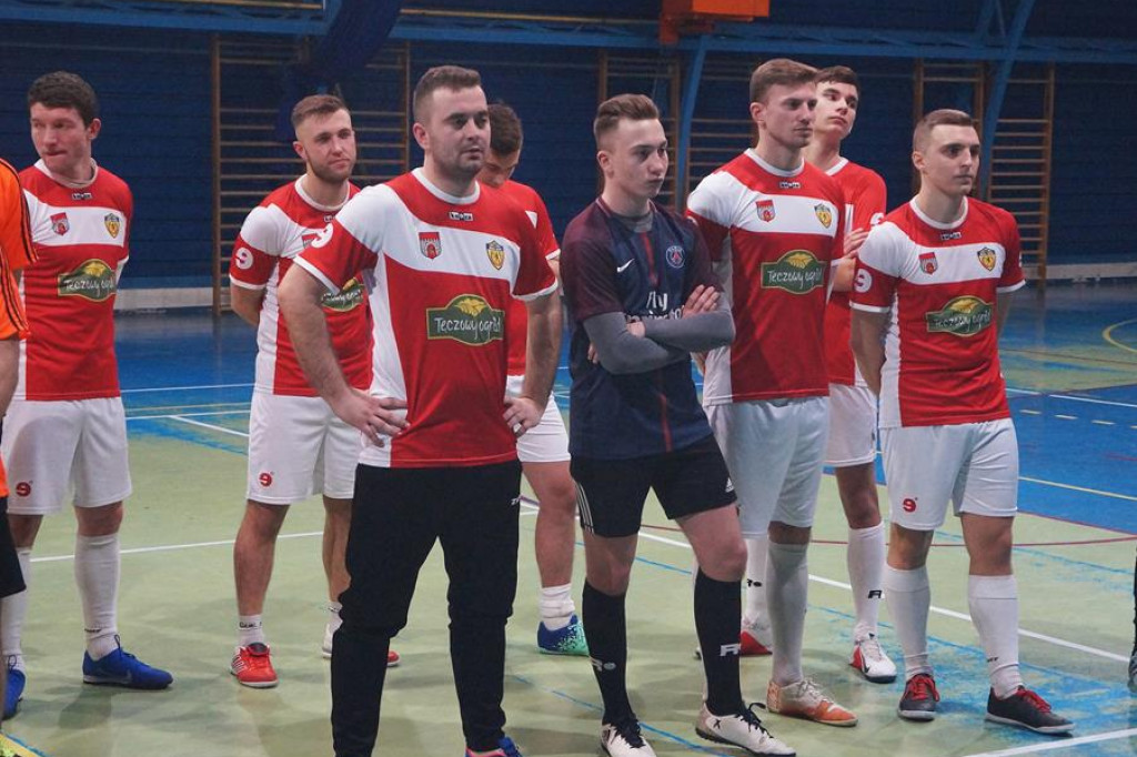 Piłkarze z kilku powiatów grali o Puchar Burmistrza. Najlepsza Unia Czermno. [zdjęcia]