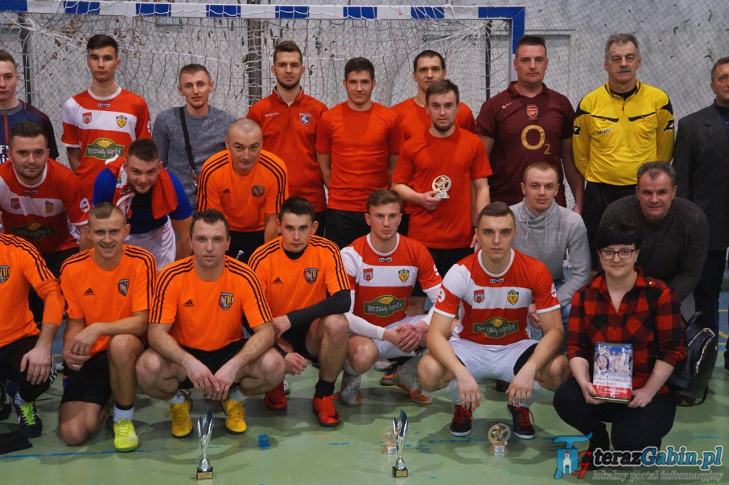 Piłkarze z kilku powiatów grali o Puchar Burmistrza. Najlepsza Unia Czermno. [zdjęcia]