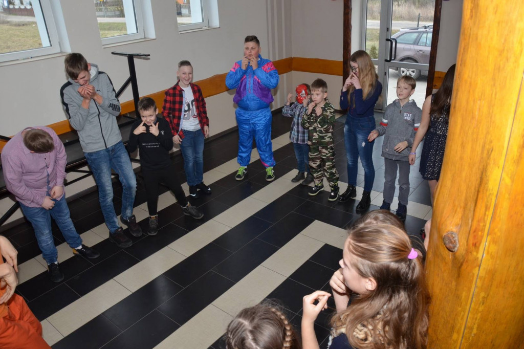 W Topólnie odbyła się zabawa karnawałowa. Młodzi strażacy mają nowe mundury. [zdjęcia]