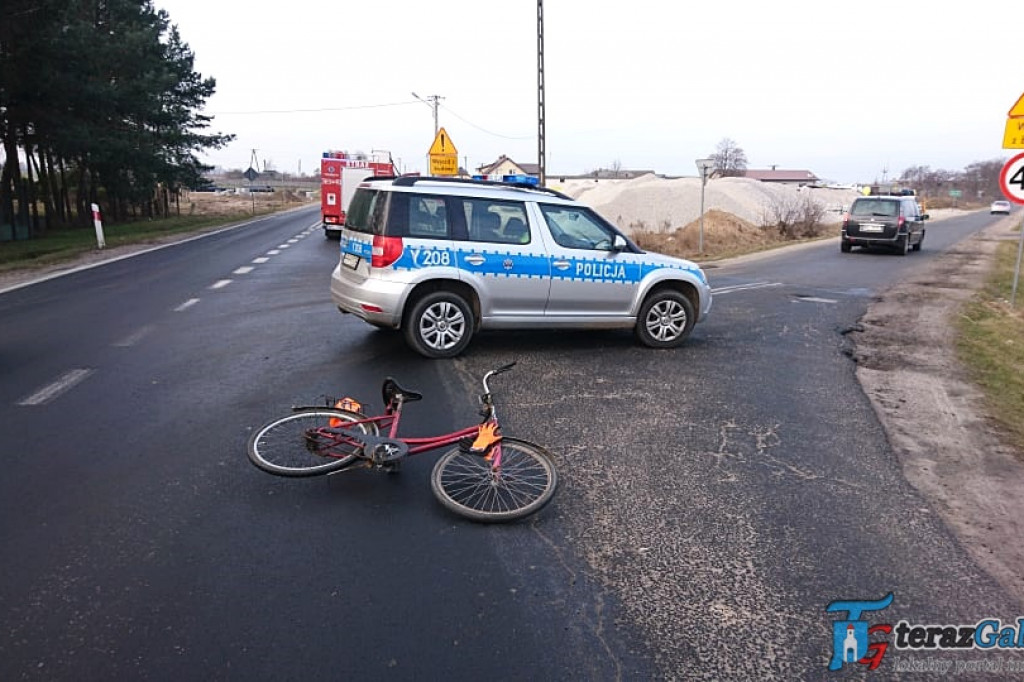 Potrącenie rowerzysty na Wspólnej. Mężczyzna zabrany do szpitala. [zdjęcia]