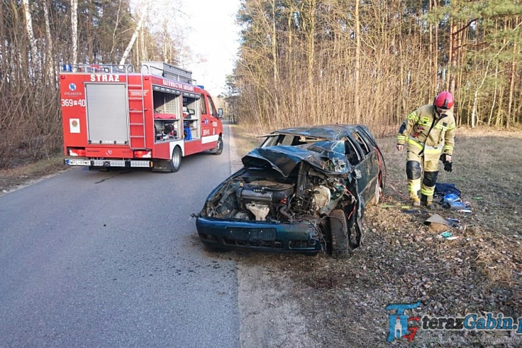 Dachowanie w Kępinie. Ranny mieszkaniec Gąbina. [zdjęcia]