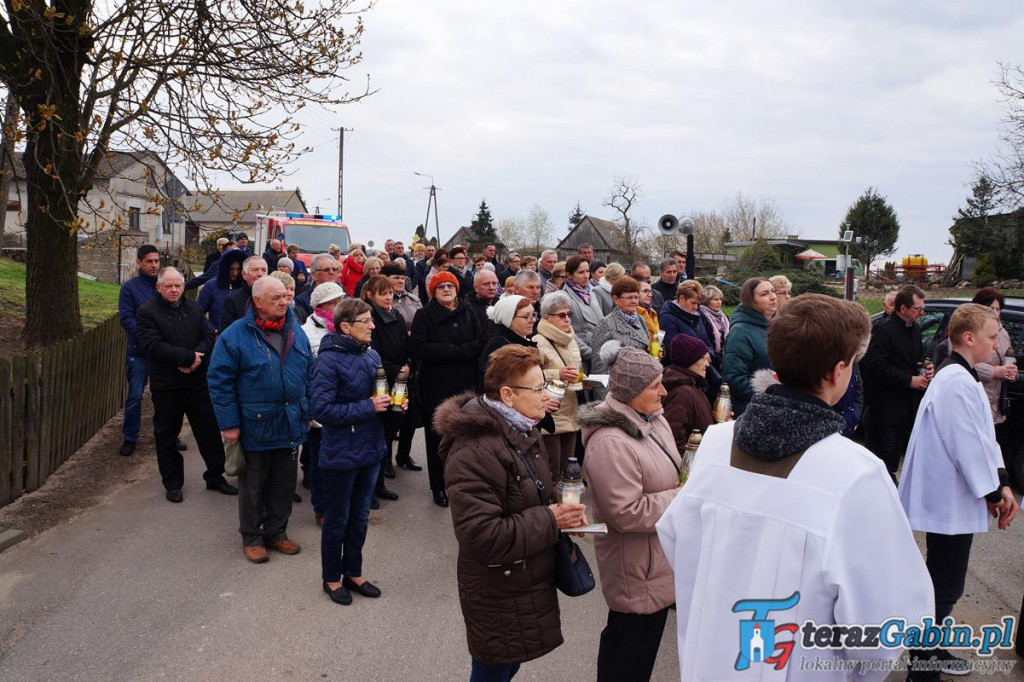 Droga Krzyżowa po drogach parafii Troszyn Polski [zdjęcia]