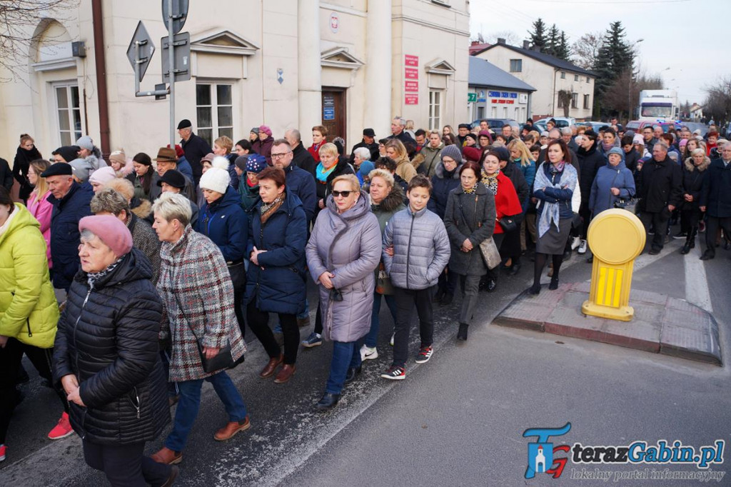 Droga Krzyżowa przeszła ulicami Gąbina. [zdjęcia]