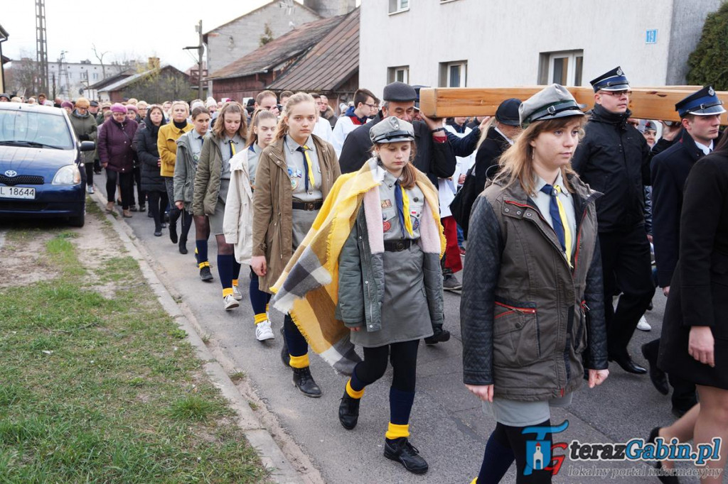 Droga Krzyżowa przeszła ulicami Gąbina. [zdjęcia]