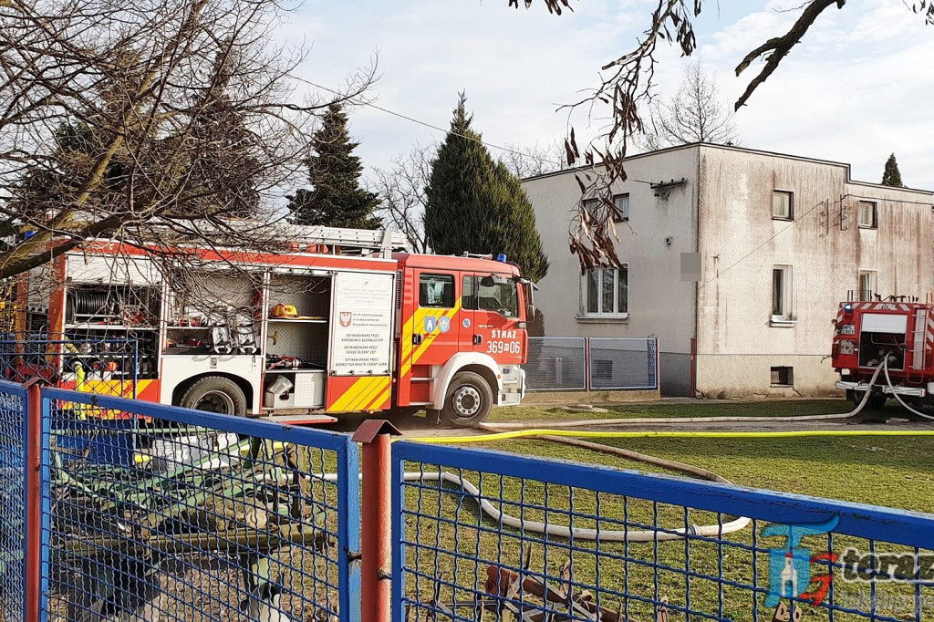 W Kamieniu Słubice palił się budynek gospodarczy. [zdjęcia]