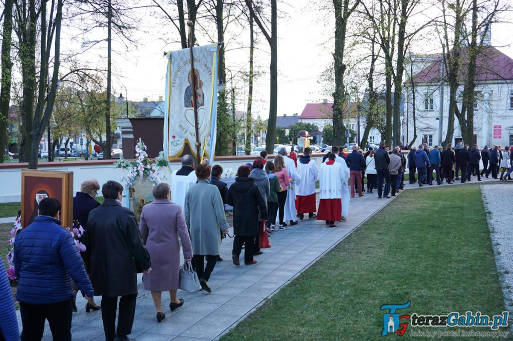 Rezurekcja w parafii Gąbin. Było bardzo uroczyście. [zdjęcia]