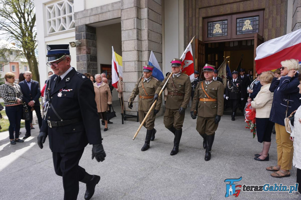 Gąbin uczcił rocznicę uchwalenia Konstytucji. Świętowali również strażacy. [zdjęcia]
