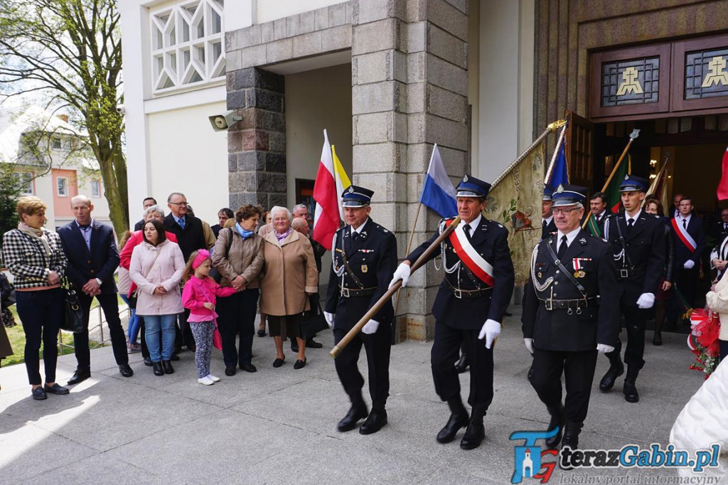 Gąbin uczcił rocznicę uchwalenia Konstytucji. Świętowali również strażacy. [zdjęcia]