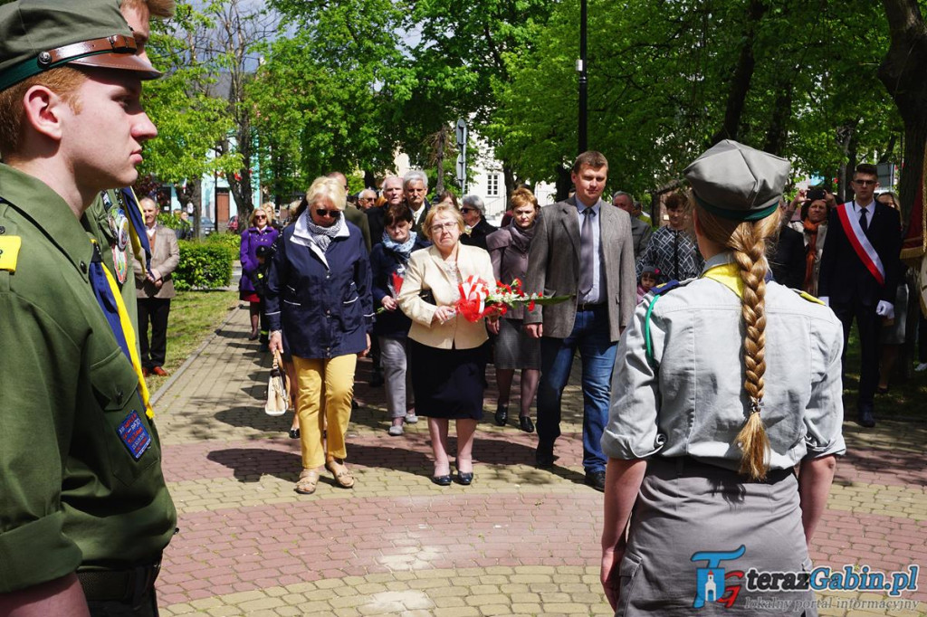 Gąbin uczcił rocznicę uchwalenia Konstytucji. Świętowali również strażacy. [zdjęcia]