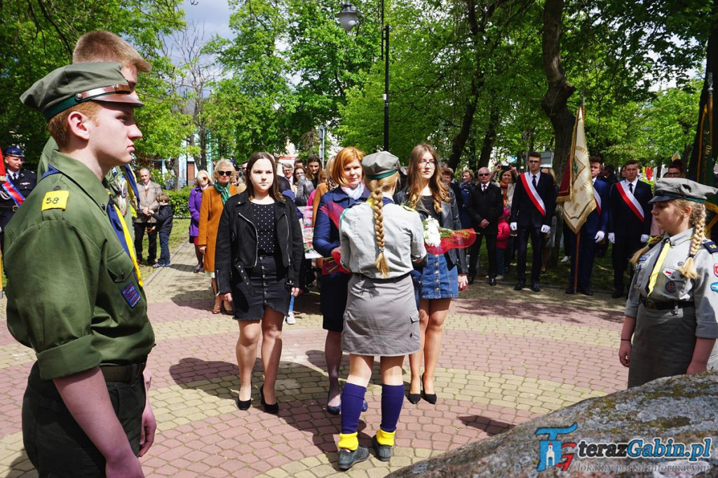 Gąbin uczcił rocznicę uchwalenia Konstytucji. Świętowali również strażacy. [zdjęcia]