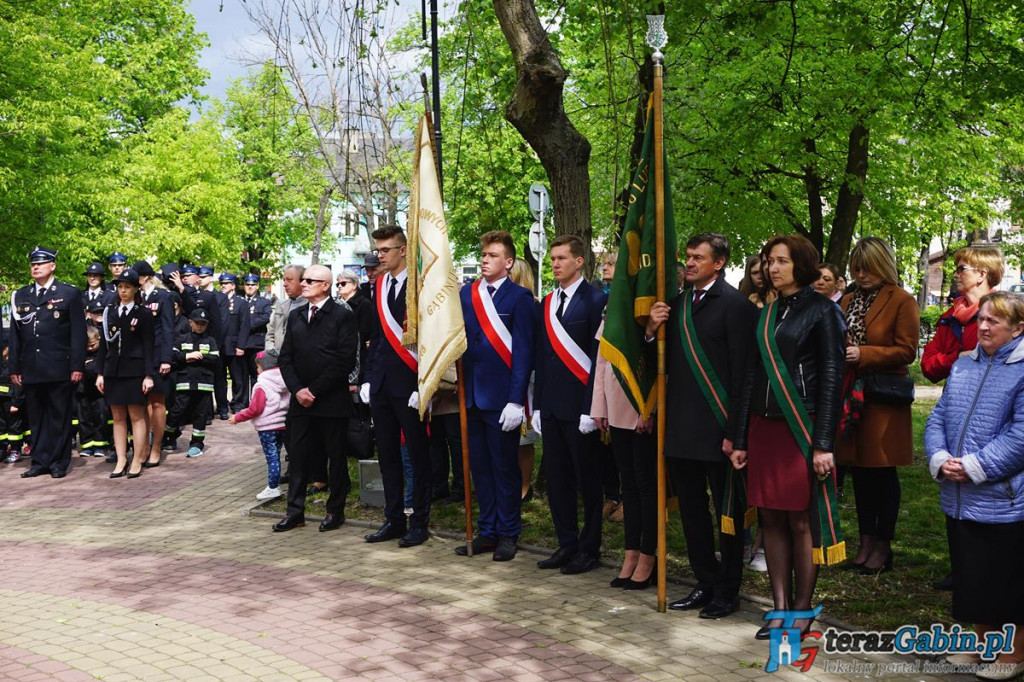 Gąbin uczcił rocznicę uchwalenia Konstytucji. Świętowali również strażacy. [zdjęcia]