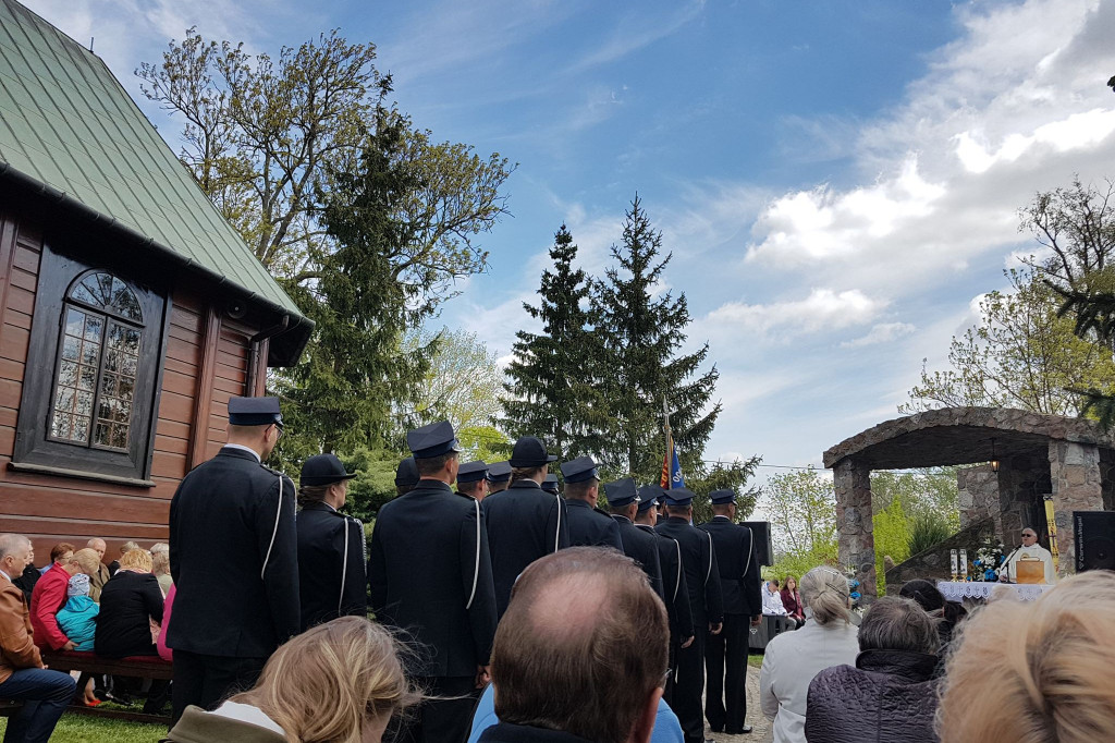 Odpust w Troszynie to już tradycja. W tym roku przylecieli również lotnicy.