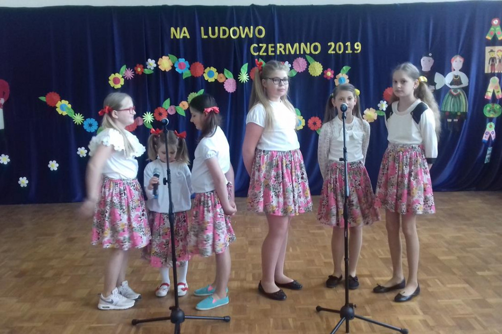 Piosenka ludowa wybrzmiała w Czermnie. [zdjęcia]