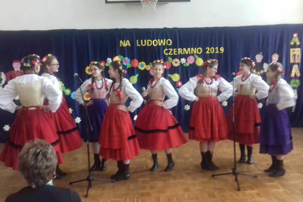 Piosenka ludowa wybrzmiała w Czermnie. [zdjęcia]