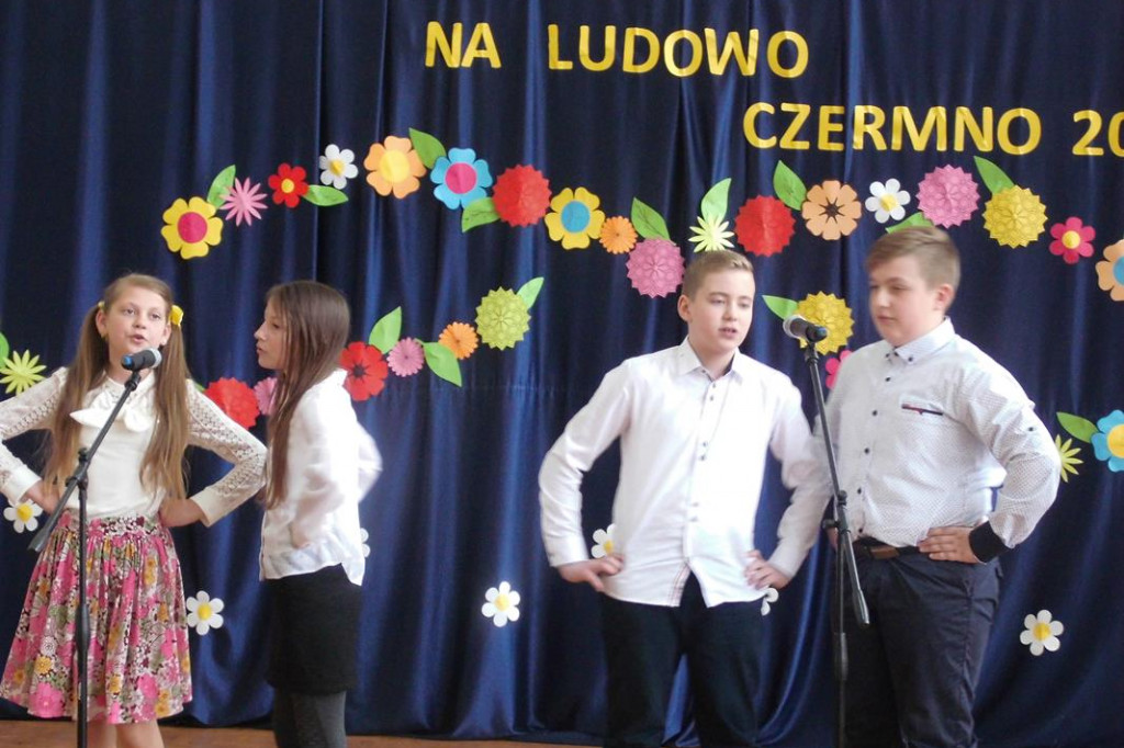Piosenka ludowa wybrzmiała w Czermnie. [zdjęcia]