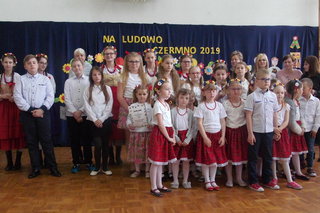 Piosenka ludowa wybrzmiała w Czermnie. [zdjęcia]