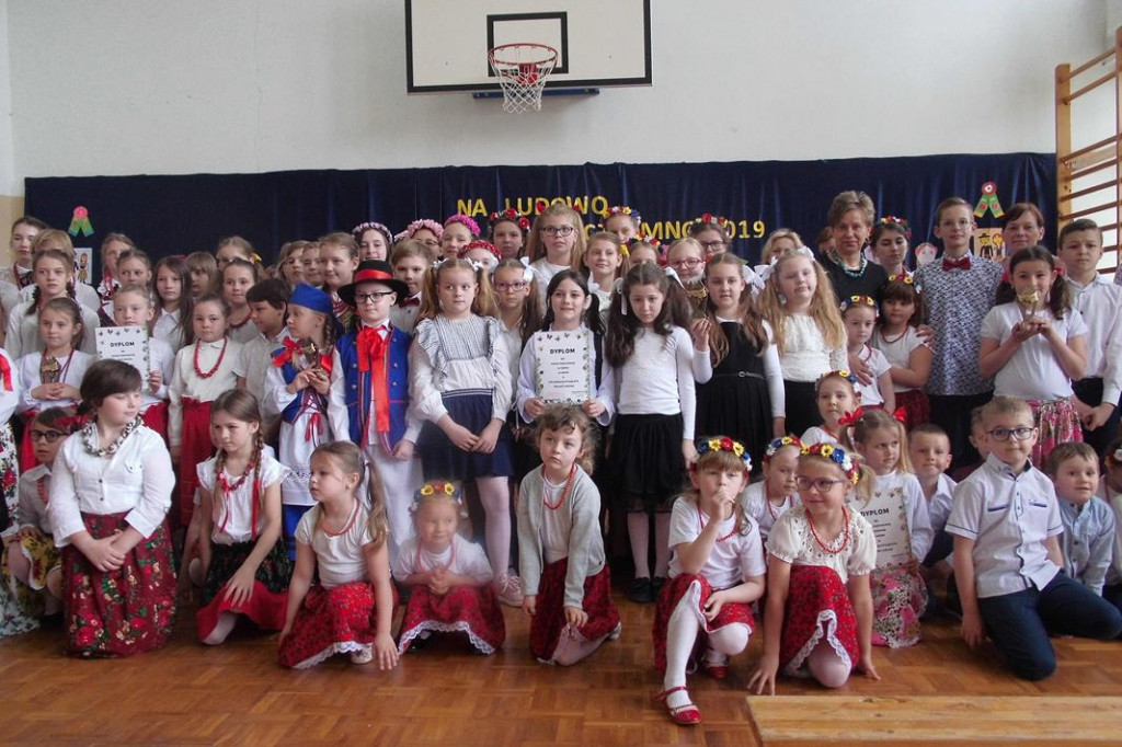 Piosenka ludowa wybrzmiała w Czermnie. [zdjęcia]
