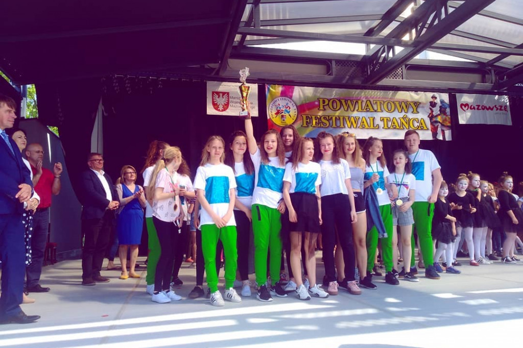 Świetne występy zespołów tanecznych z Gąbina. Jeden z nich na podium festiwalu. [zdjęcia]