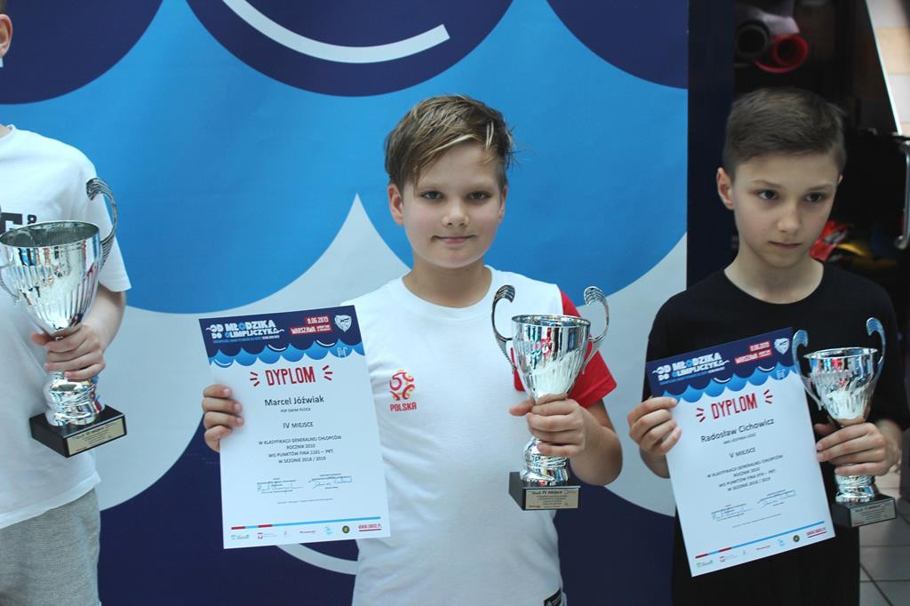 Tymek Jóźwiak z Jordanowa najlepszym pływakiem wśród 11 latków. Jego brat również odnosi sukcesy. [zdjęcia]