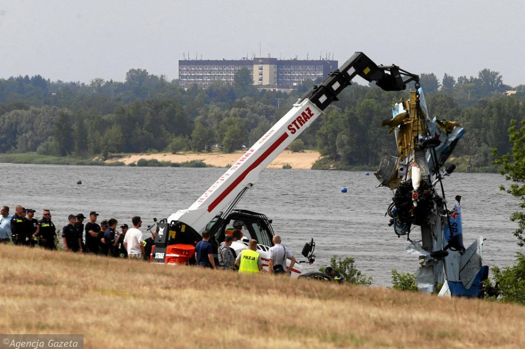 Wypadek lotniczy w Płocku. W akcji strażacy z Gąbina. [zdjęcia]
