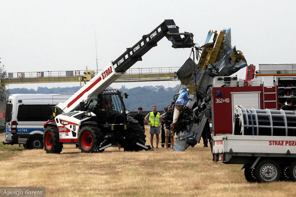 Wypadek lotniczy w Płocku. W akcji strażacy z Gąbina. [zdjęcia]