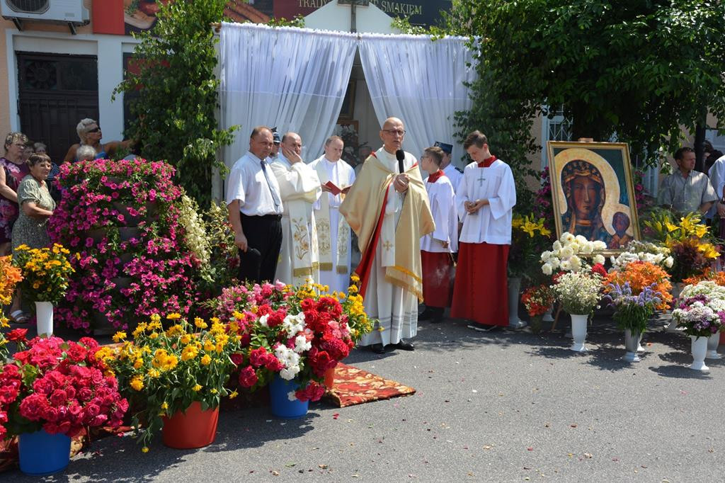 Ulicami Gąbina przeszła uroczysta procesja Bożego Ciała. [zdjęcia]