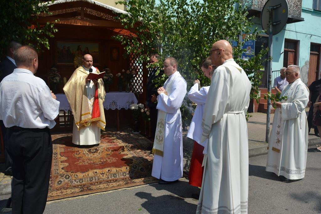 Ulicami Gąbina przeszła uroczysta procesja Bożego Ciała. [zdjęcia]
