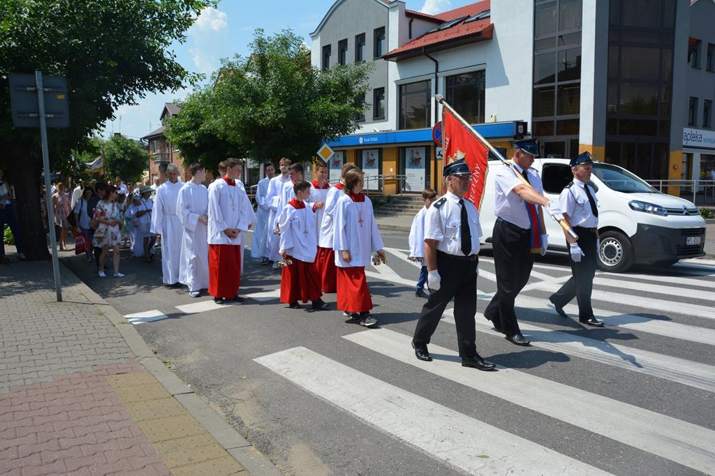 Ulicami Gąbina przeszła uroczysta procesja Bożego Ciała. [zdjęcia]