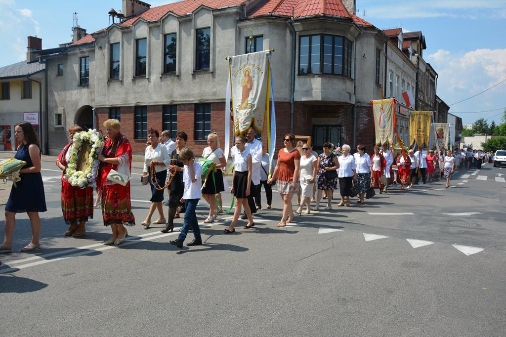 Ulicami Gąbina przeszła uroczysta procesja Bożego Ciała. [zdjęcia]