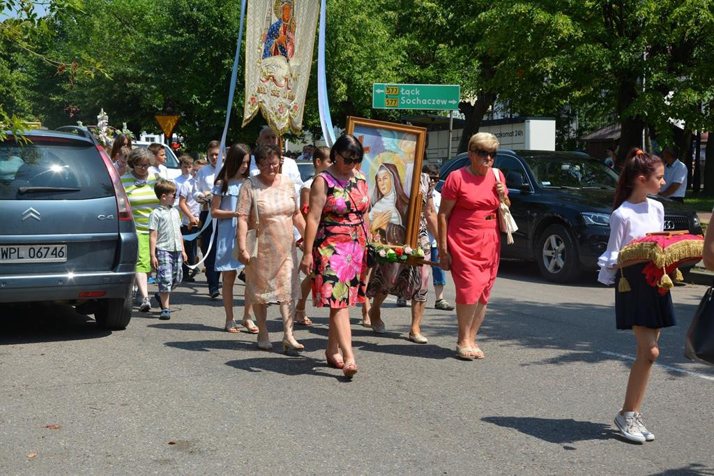 Ulicami Gąbina przeszła uroczysta procesja Bożego Ciała. [zdjęcia]