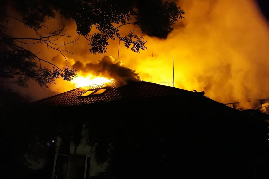 Pod Płockiem spłonął Dom Pomocy Społecznej. Trwa zbiórka na rzecz osób dotkniętych pożarem.