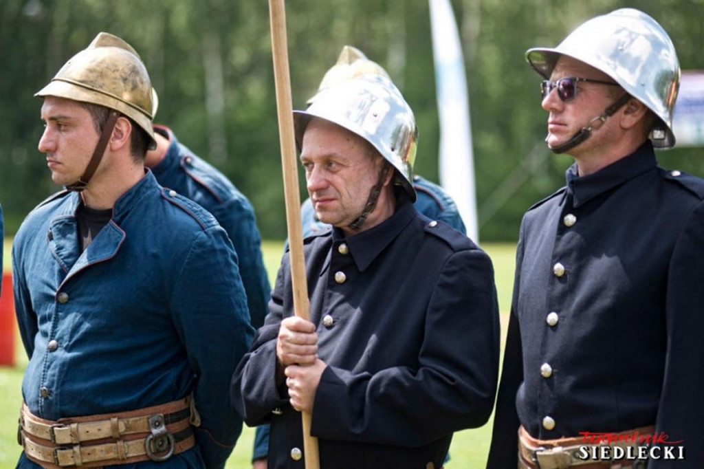 Strażacy z sąsiedniej gminy mają wyjątkową sikawkę. Prezentują ją w całej Polsce. [zdjęcia]