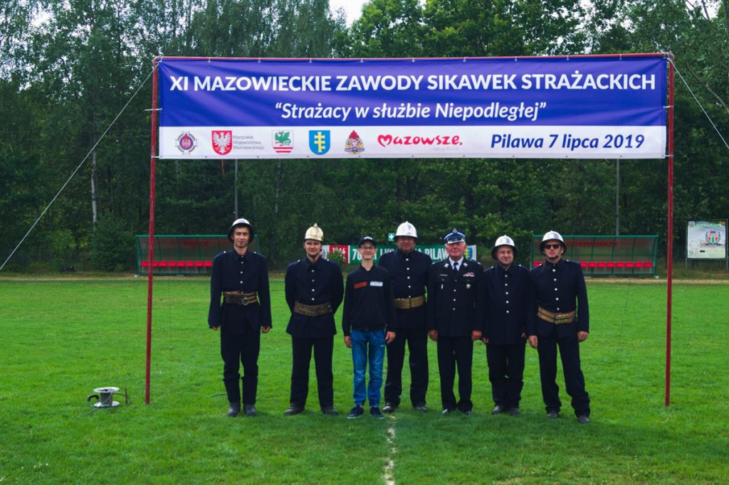 Strażacy z sąsiedniej gminy mają wyjątkową sikawkę. Prezentują ją w całej Polsce. [zdjęcia]