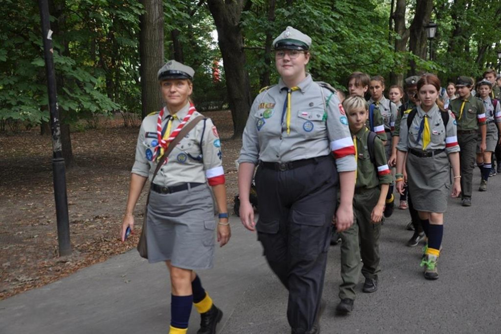 Harcerze z Gąbina uczcili pamięć Powstańców Warszawskich. W wyjątkowym miejscu. [zdjęcia]