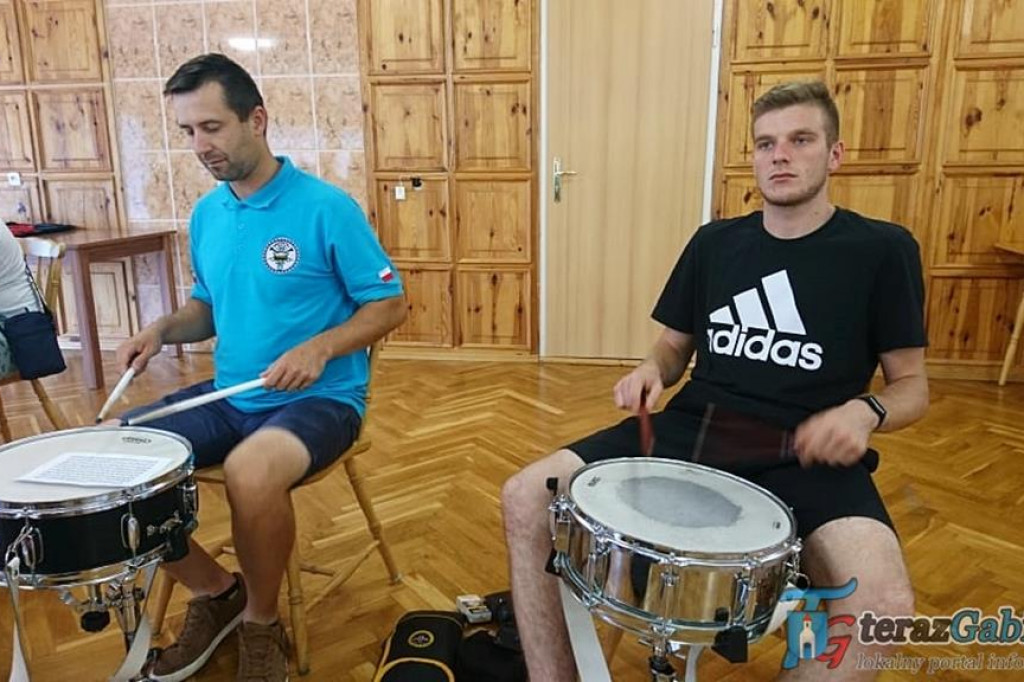 Orkiestra z Gąbina ćwiczyła i koncertowała nad morzem. [zdjęcia]