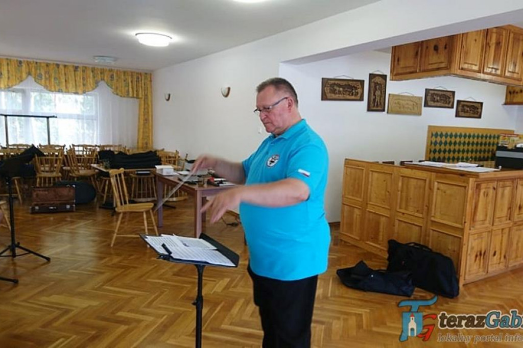 Orkiestra z Gąbina ćwiczyła i koncertowała nad morzem. [zdjęcia]