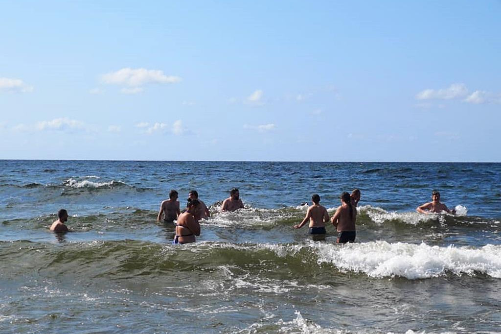 Orkiestra z Gąbina ćwiczyła i koncertowała nad morzem. [zdjęcia]