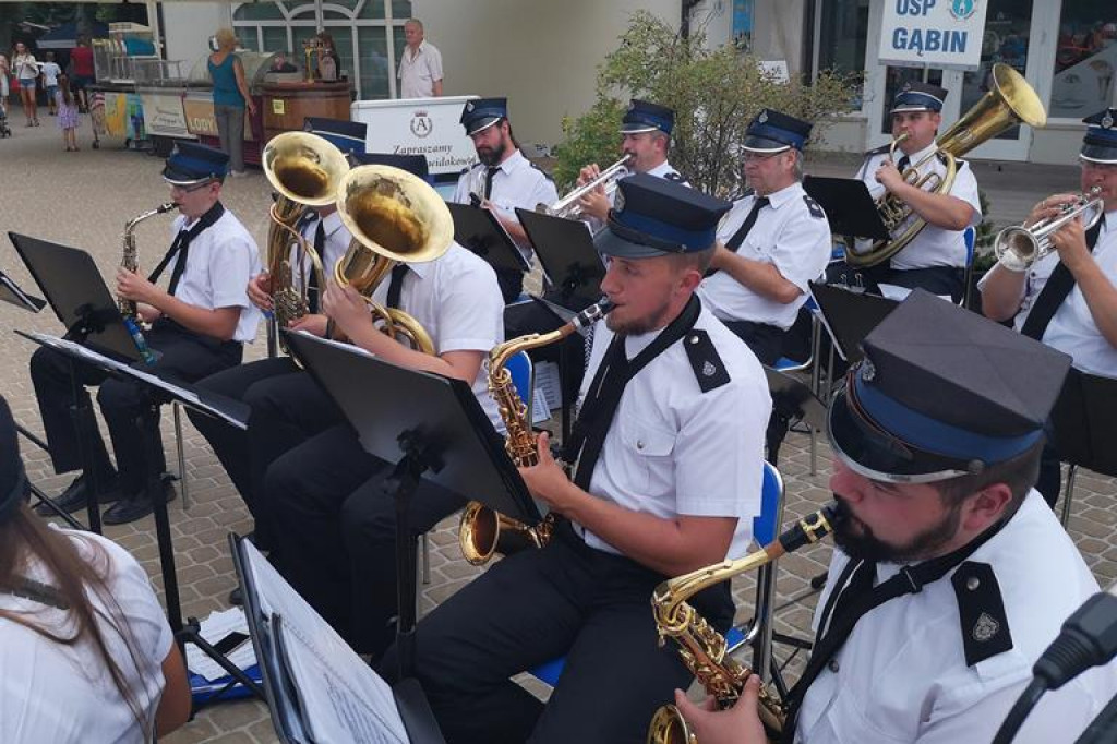 Orkiestra z Gąbina ćwiczyła i koncertowała nad morzem. [zdjęcia]