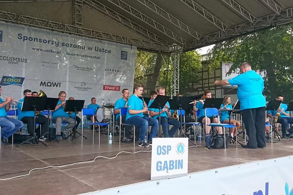 Orkiestra z Gąbina ćwiczyła i koncertowała nad morzem. [zdjęcia]