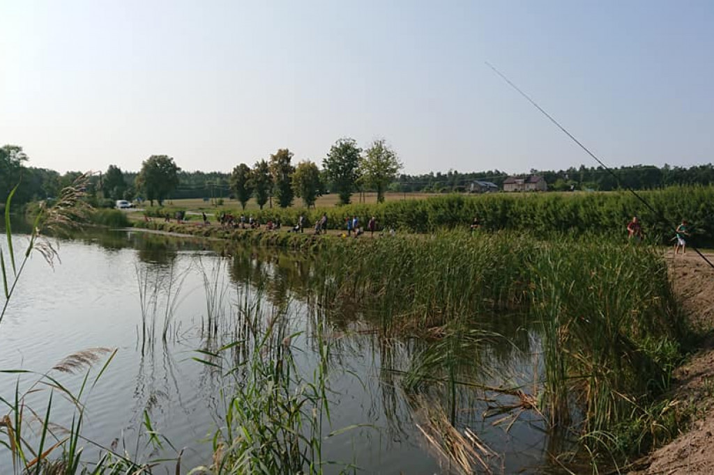 Wędkarze pożegnali wakacje podczas zawodów dla dzieci. [zdjęcia]