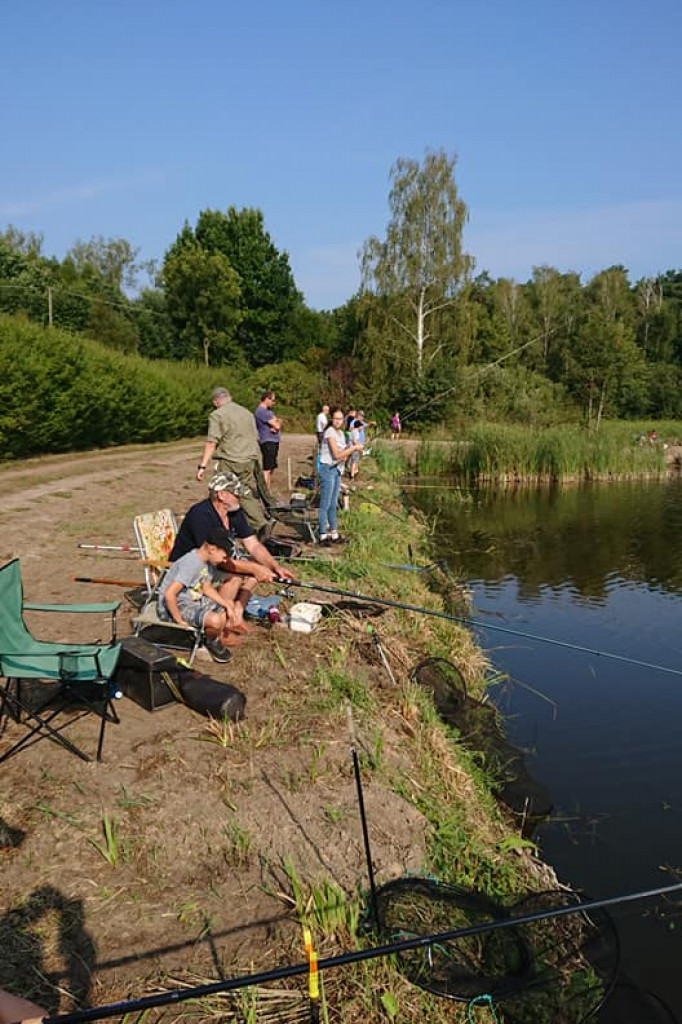 Wędkarze pożegnali wakacje podczas zawodów dla dzieci. [zdjęcia]