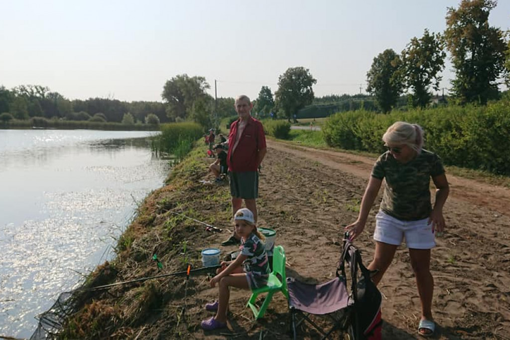 Wędkarze pożegnali wakacje podczas zawodów dla dzieci. [zdjęcia]