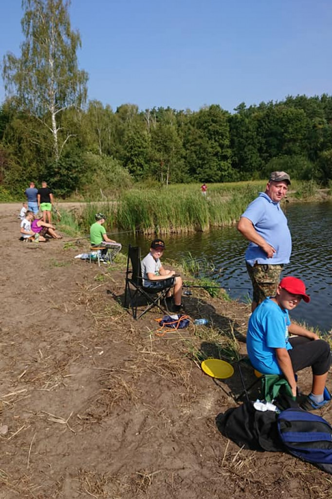 Wędkarze pożegnali wakacje podczas zawodów dla dzieci. [zdjęcia]