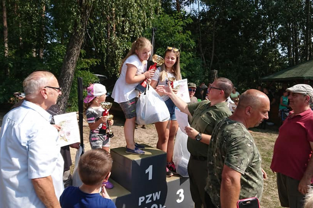 Wędkarze pożegnali wakacje podczas zawodów dla dzieci. [zdjęcia]